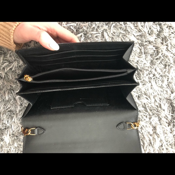 Charles & Keith wallet on chain - Picture 4 of 6